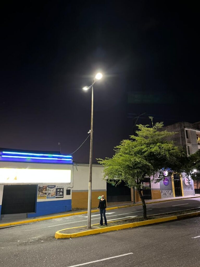 Iluminación Solar Vial En San Cristobal. Alumbrado Publico Tachira